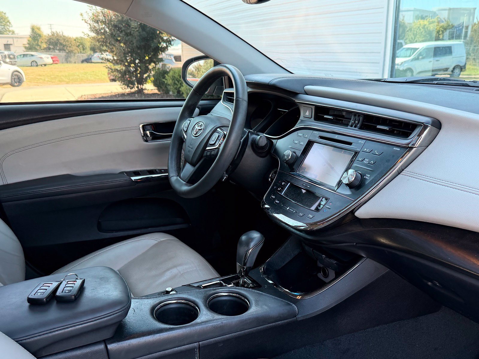 Used 2016 Toyota Avalon Limited w/ Toyota Safety Sense Package FWD image 28