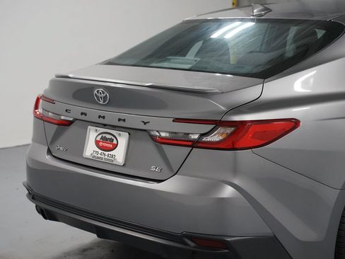 Used 2025 Toyota Camry SE FWD image 9