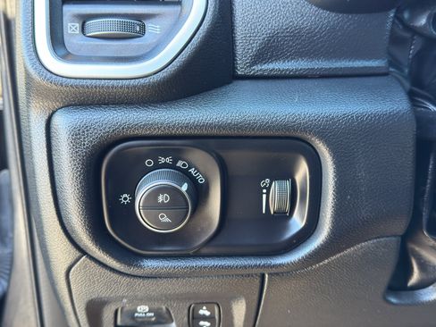 Used 2022 RAM 1500 Big Horn AWD/4WD image 15