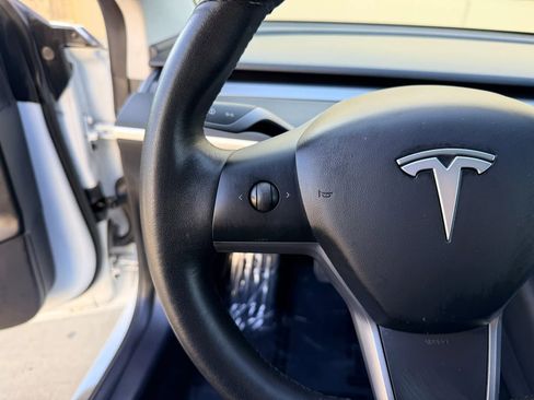 Used 2019 Tesla Model 3 Standard Range Plus RWD image 28