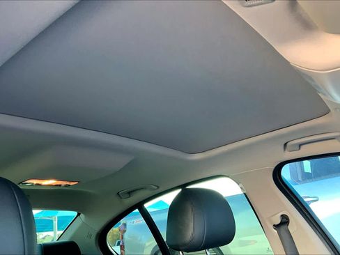 Used 2016 BMW 528i Sedan image 13