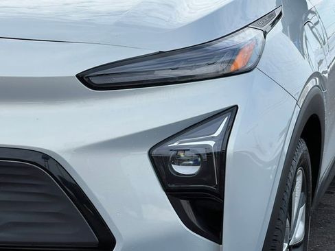 Used 2022 Chevrolet Bolt EUV LT w/ Convenience Package image 38