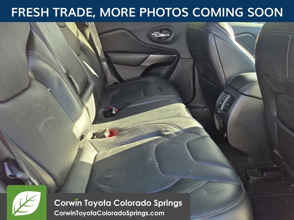 Used 2019 Jeep Cherokee Limited AWD/4WD image 10