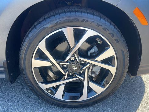 Used 2022 Hyundai Kona Limited FWD image 9