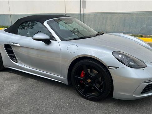 Used 2018 Porsche 718 Boxster RWD image 27