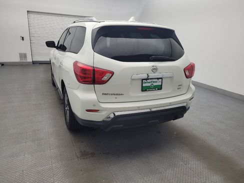 Used 2019 Nissan Pathfinder SV image 6