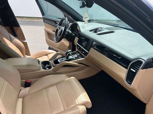 Used 2019 Porsche Cayenne image 29
