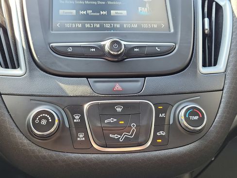 Used 2017 Chevrolet Malibu LS FWD image 22
