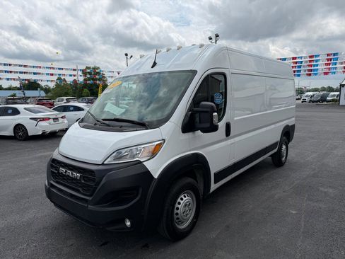 Used 2025 RAM ProMaster 2500 w/ Convenience Group FWD image 10