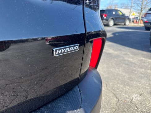 Used 2025 Ford Escape Platinum w/ Premium Technology Package image 11