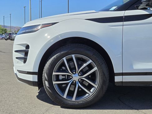 Used 2024 Land Rover Range Rover Evoque Dynamic SE AWD/4WD image 9