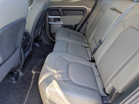 Used 2023 Land Rover Defender 110 S image 30