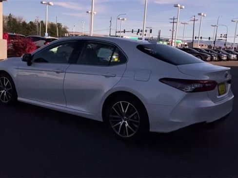 Used 2024 Toyota Camry XLE image 7