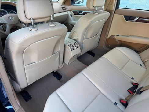 Used 2008 Mercedes-Benz C 300 Sedan image 39