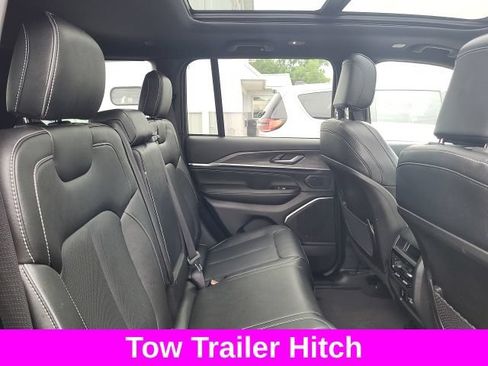 Used 2023 Jeep Grand Cherokee Overland AWD/4WD image 15