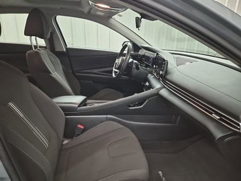 Used 2022 Hyundai Elantra SEL w/ Convenience + Premium Package image 24