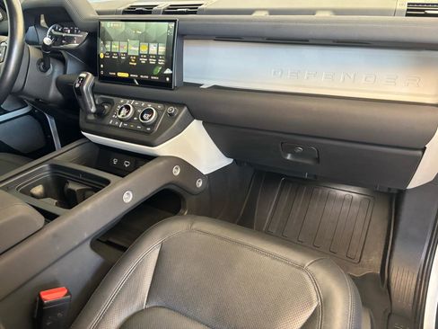 Used 2023 Land Rover Defender 130 SE AWD/4WD image 30