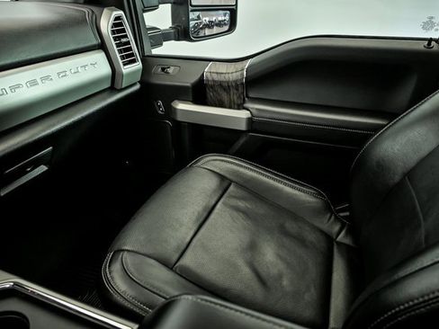 Used 2017 Ford F350 Lariat w/ Lariat Ultimate Package image 25