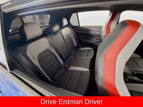 Used 2025 Volkswagen GTI SE FWD image 27