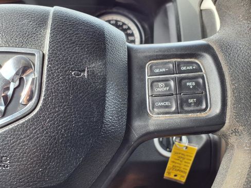 Used 2019 RAM 1500 Classic SLT RWD image 16