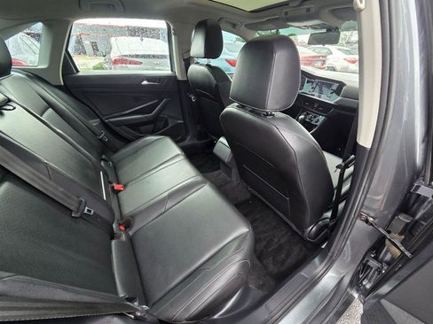 Used 2019 Volkswagen Jetta SE FWD image 14