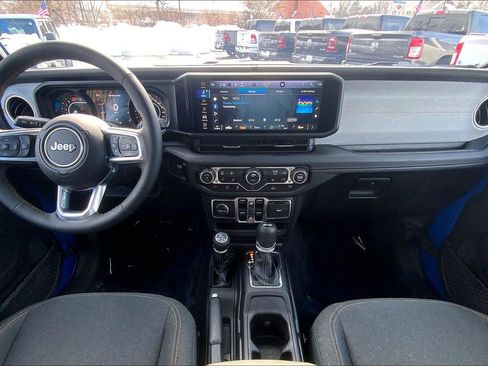 Certified 2025 Jeep Wrangler Sahara image 13