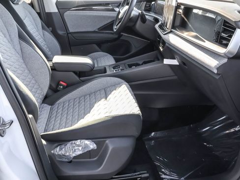 New 2026 Volkswagen Tiguan S AWD/4WD image 40