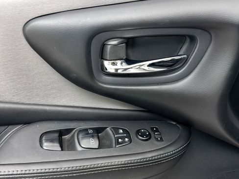 Used 2019 Nissan Murano SV w/ Premium Package image 28