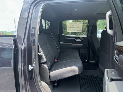 New 2025 GMC Sierra 1500 SLE w/ Preferred Package image 39