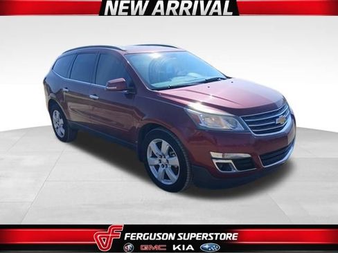 Used 2017 Chevrolet Traverse LT w/ Style and Technology Package FWD image 1