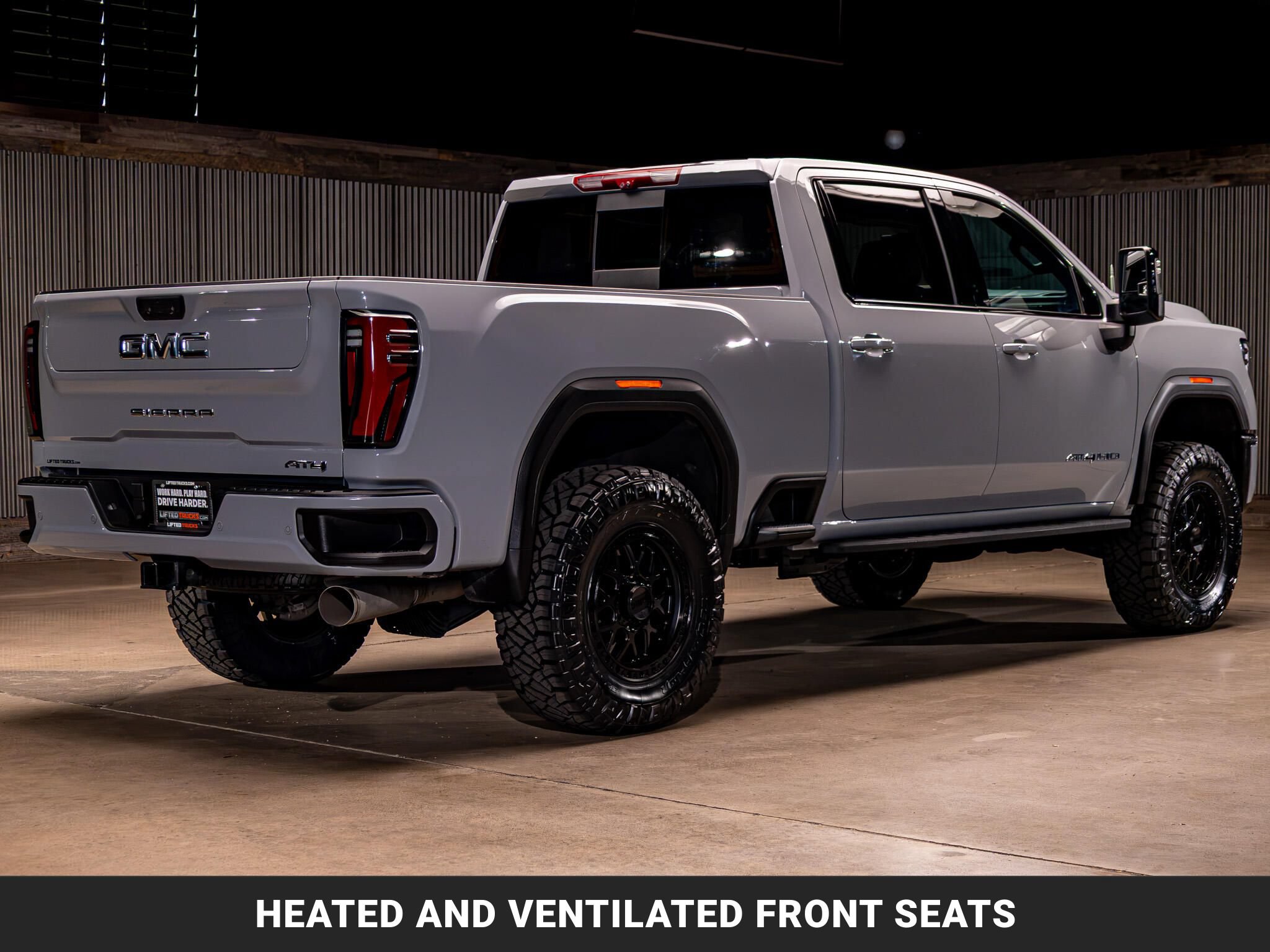 Used 2025 GMC Sierra 2500 AT4 w/ AT4 Premium Plus Package AWD/4WD image 10