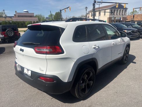 Used 2018 Jeep Cherokee Limited w/ High Altitude Package AWD/4WD image 5