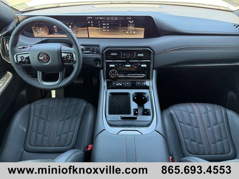 Used 2025 Nissan Armada PRO-4X image 22