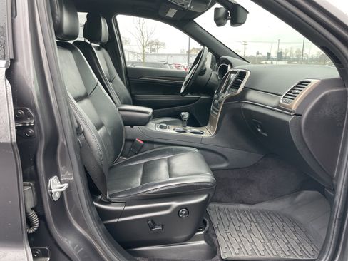 Used 2015 Jeep Grand Cherokee Limited w/ Luxury Group II image 13