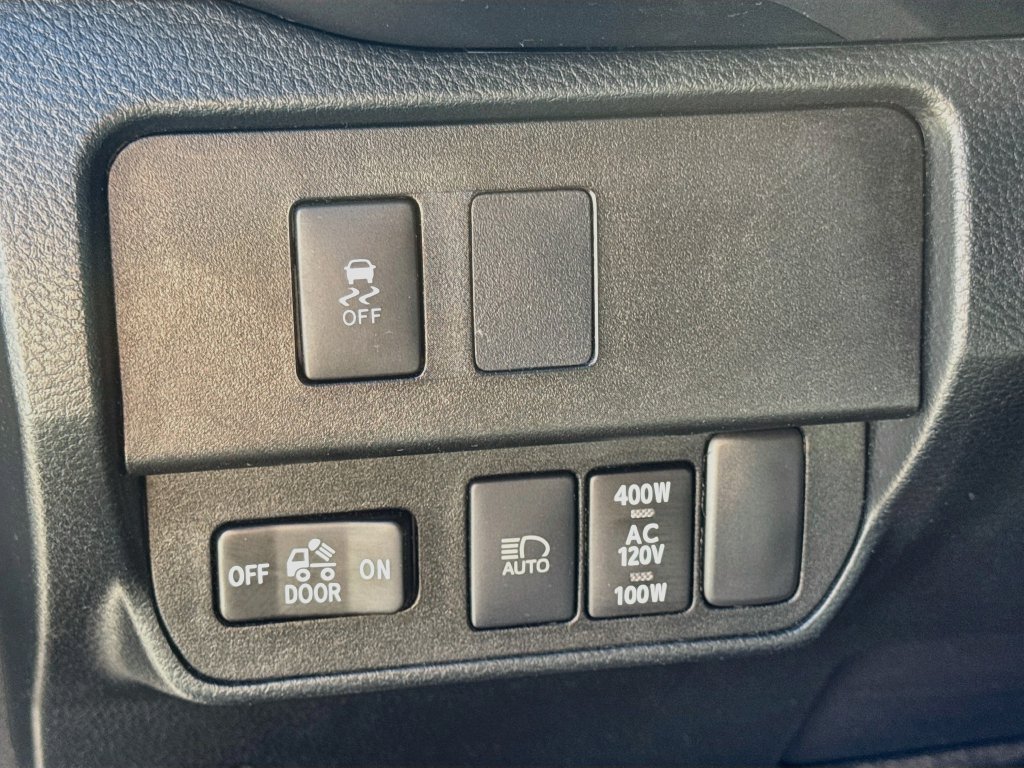 Used 2021 Toyota Tacoma TRD Sport w/ Technology Package RWD image 10