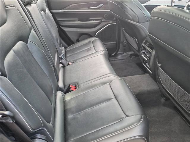 Used 2022 Jeep Grand Cherokee Limited AWD/4WD image 21