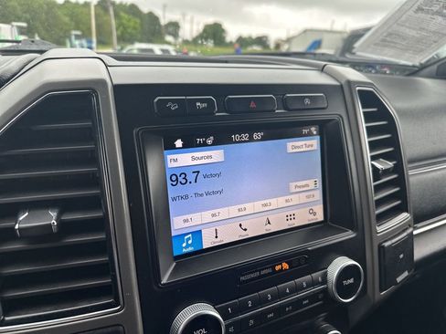 Used 2018 Ford Expedition Max XLT w/ Equipment Group 202A AWD/4WD image 27