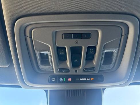Used 2024 GMC Sierra 2500 Denali w/ Technology Package AWD/4WD image 39