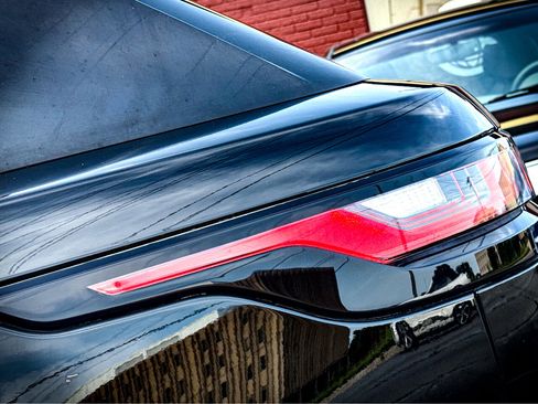 Used 2018 Land Rover Range Rover Velar R-Dynamic SE image 7