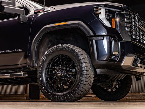 Used 2024 GMC Sierra 3500 Denali w/ Denali Reserve Package image 11