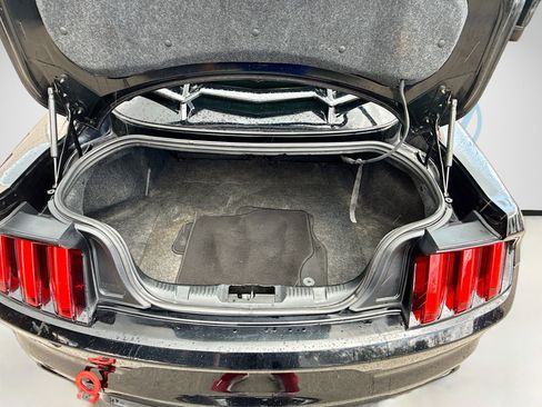 Used 2017 Ford Mustang Coupe image 24