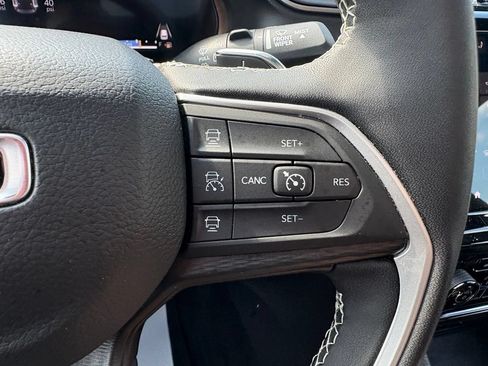 Used 2024 Jeep Grand Cherokee Altitude AWD/4WD image 19