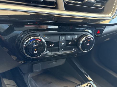 Certified 2024 Chevrolet Trax RS w/ Sunroof Package image 24