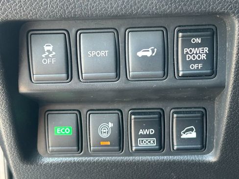 Used 2016 Nissan Rogue AWD image 25
