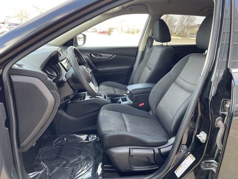 Used 2017 Nissan Rogue S w/ Appearance Package image 5