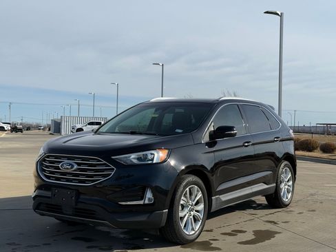 Used 2020 Ford Edge Titanium image 4