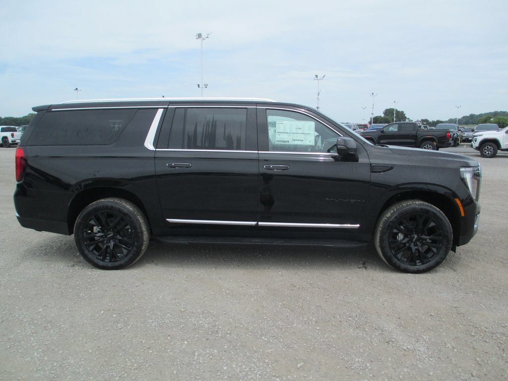 New 2026 GMC Yukon XL Elevation w/ Elevation Premium Package AWD/4WD image 3