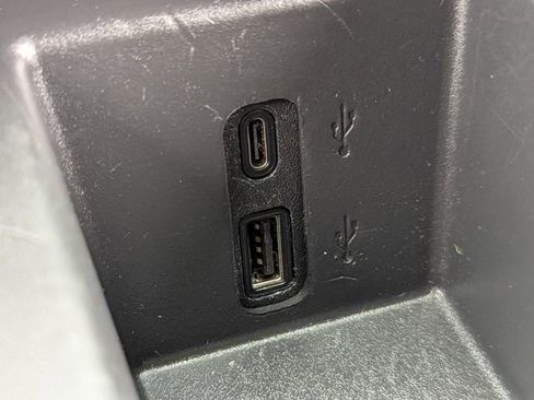 Used 2024 GMC Acadia Elevation image 25