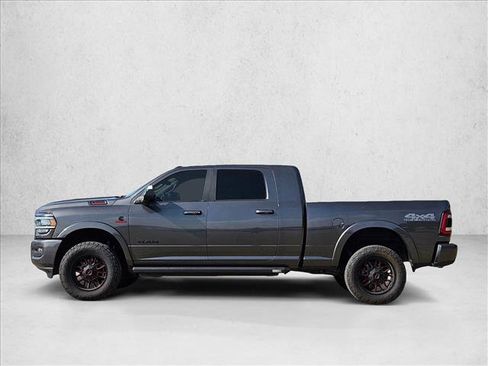 Used 2019 RAM 2500 Laramie w/ Night Edition image 8