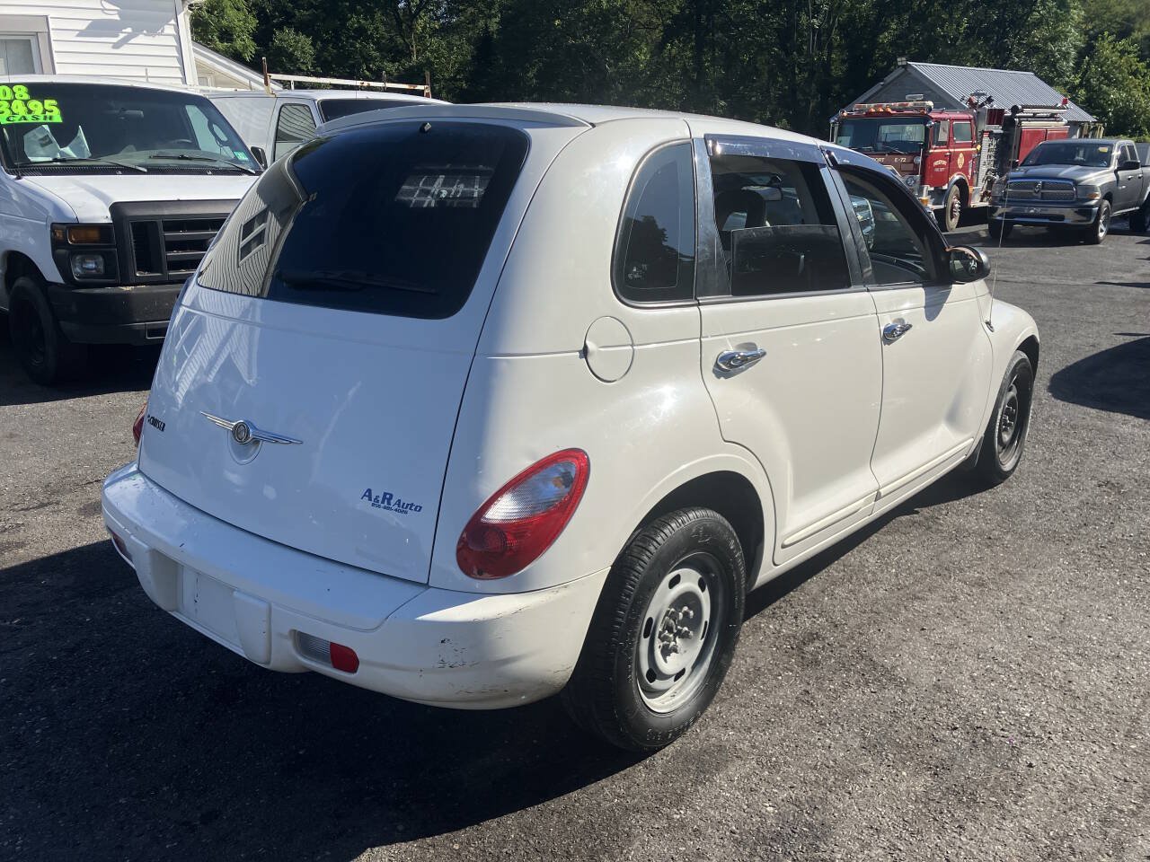 Used 2009 Chrysler PT Cruiser FWD image 6